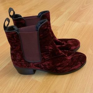 Velvet booties